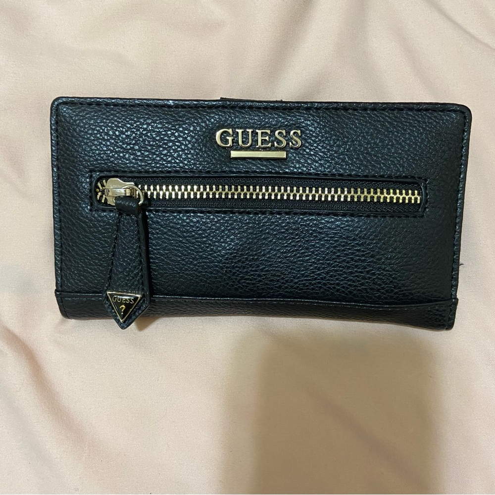 guess wallet